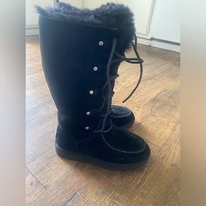 UGG Appalachian Black Lace Up Boots (Size 7)